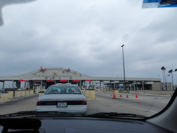 Cierre parcial de frontera podría extenderse: Embajador Landau