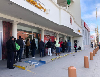 Familias aprovechan aguinaldos para pagar su predial 