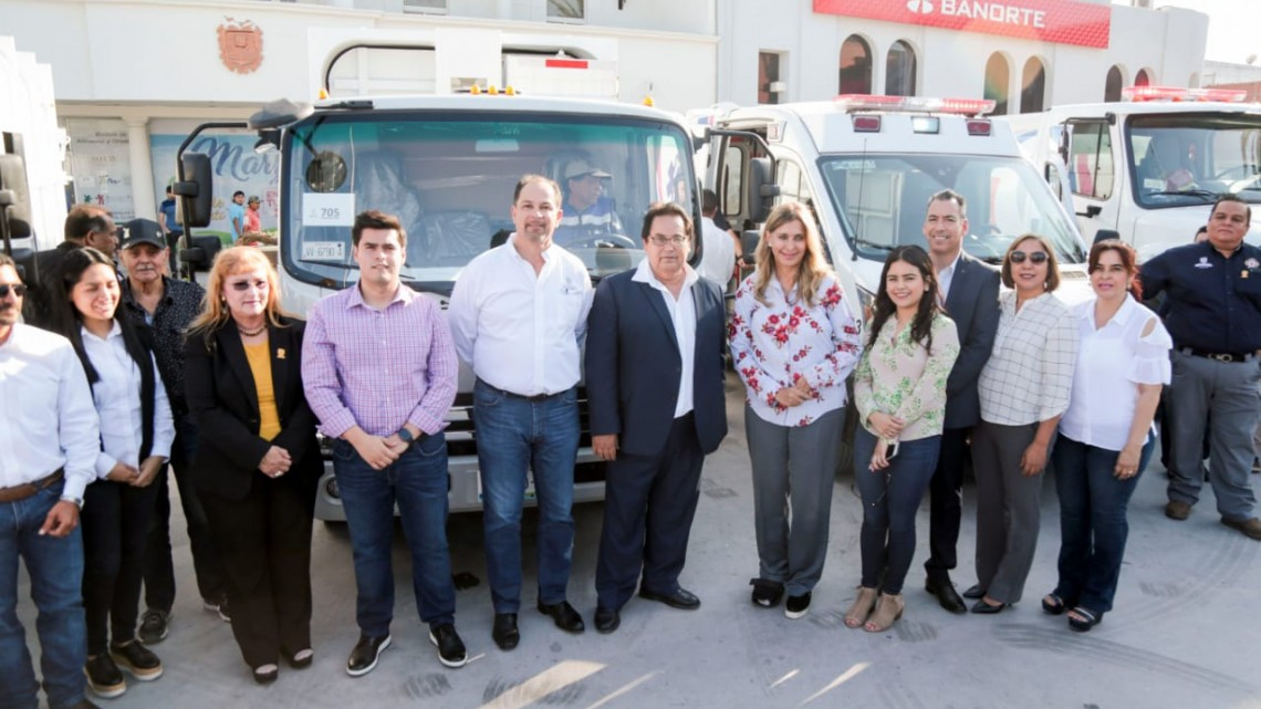 Entrega Alcaldesa equipamiento a dependencias municipales