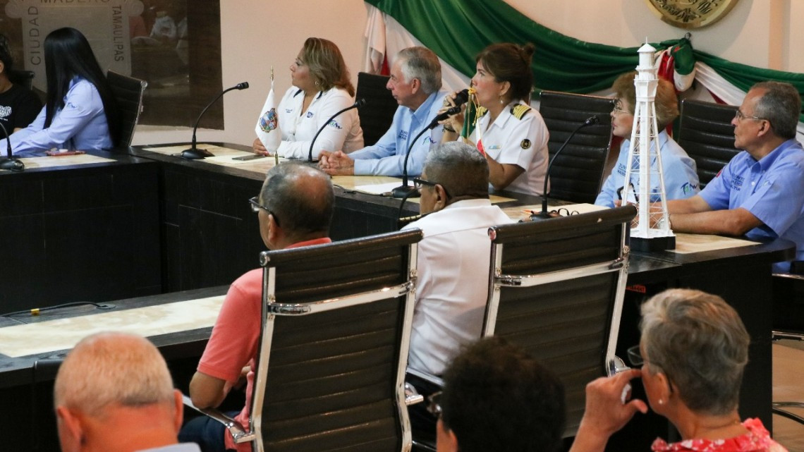 Ayuntamiento de Madero reconocen papel de la mujer en la Marina Mercante