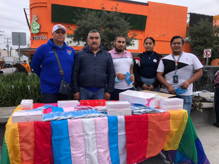 Entregan condones  y realizan pruebas gratis de detección de VIH
