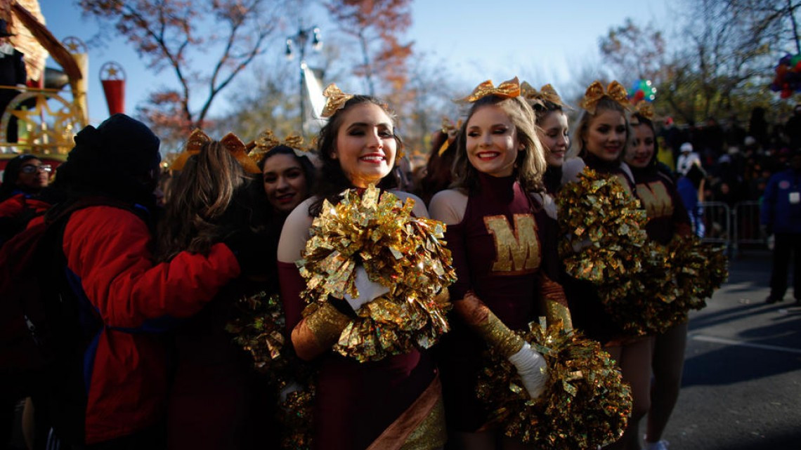 Aquí una vista al desfile de Día de Acción de Gracias de Macy's
