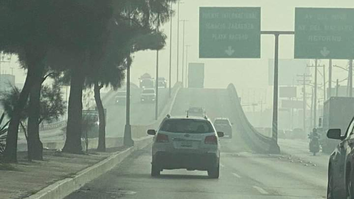 Incendio en relleno sanitario esparce humo por amplias zonas de Matamoros