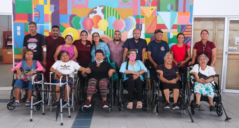 Entrega DIF Reynosa sillas de ruedas 