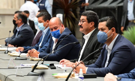 Alianza Federalista planea estrategia para vacunación de COVID-19