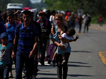 Suspenden orden que impedía a Trump enviar migrantes a México