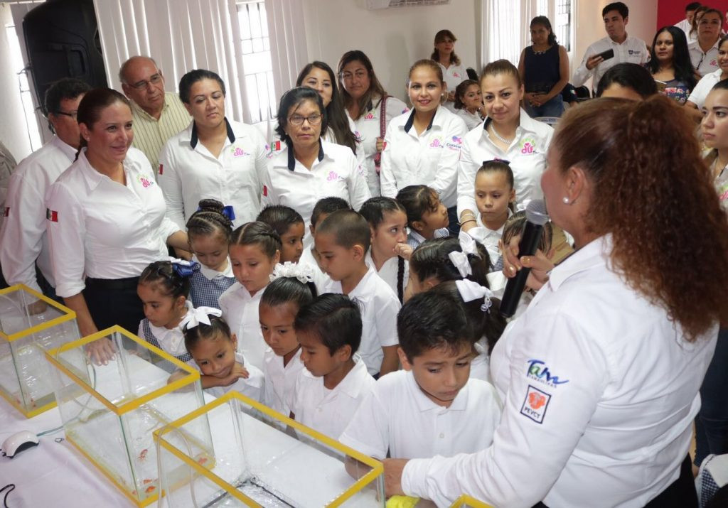 Entrega DIF Madero material del programa enseñanza vivencial