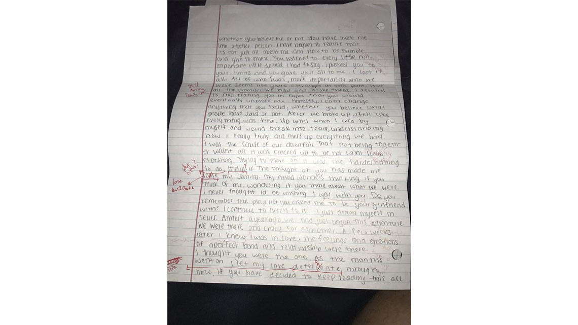 Corrige carta de su exnovia y se vuelve viral