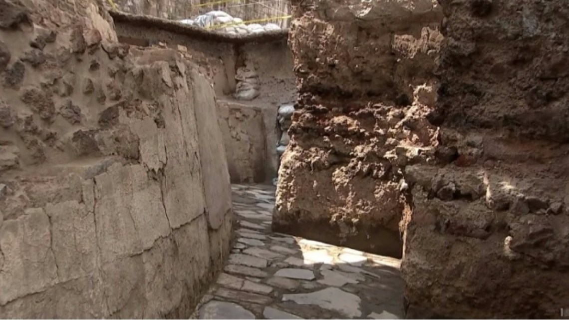Encuentran Templo de Ehécatl y cancha del juego de pelota