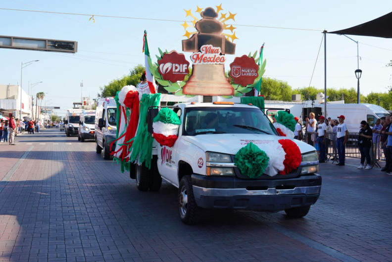 Nuevo Laredo celebra con orgullo el desfile por el 215 aniversario de la Independencia de México
