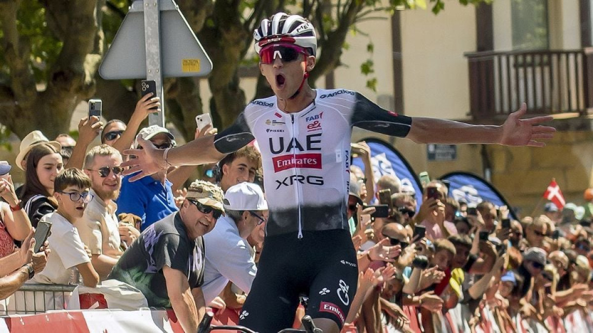 Isaac Del Toro conquista el GP Industria & Artigianato; llega a su décima victoria 