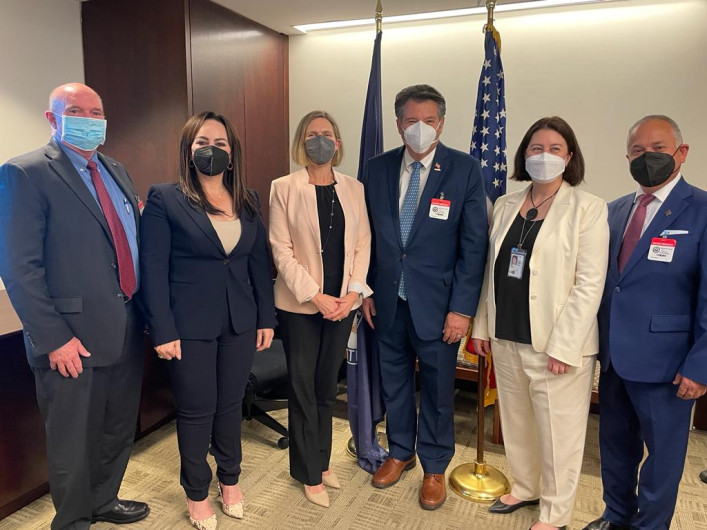 Gestiona Carmen Lilia Canturosas en Washington solución al fenómeno migratorio 