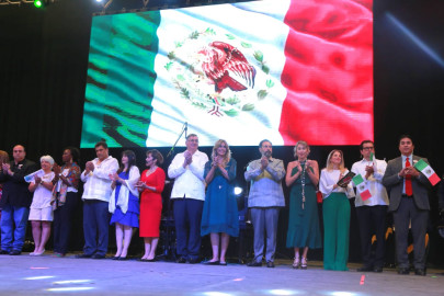 Participa Maki Ortiz en “Fiesta de Palmas Viva México 2019”