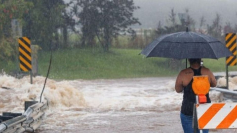 Lane aún no llega y ya ha comenzado a dejar inundaciones en Hawái
