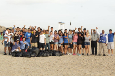 Jóvenes Tamaulipas lleva a cabo jornada de limpieza en playa Miramar