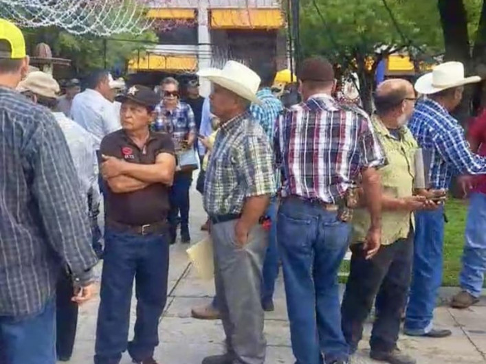 Acuerdan Autoridades y Sorgueros dispersar los 270 MDP en efectivo y especie