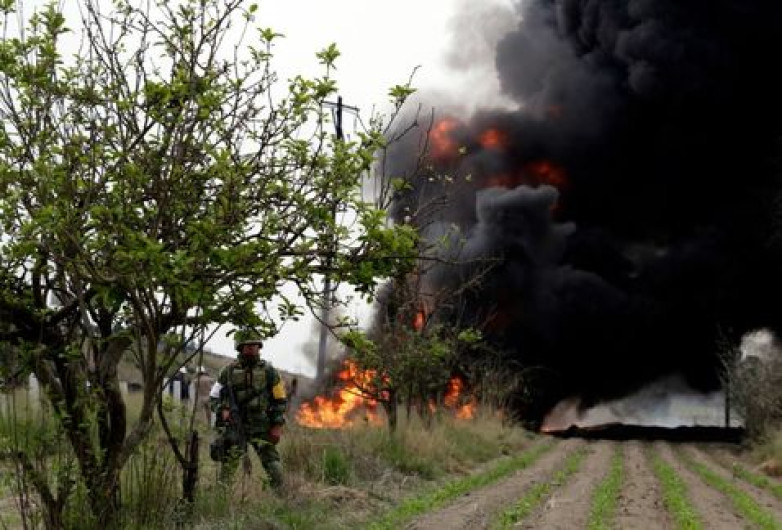 Cierran autopista de Puebla por casi tres horas