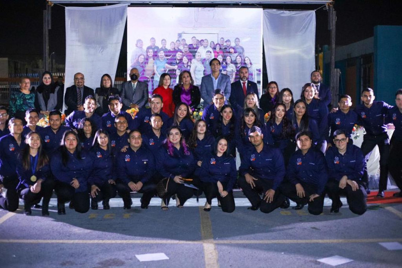 Apadrinó Carlos Peña Ortiz Generación 2018-2022 UAMRA-UAT 