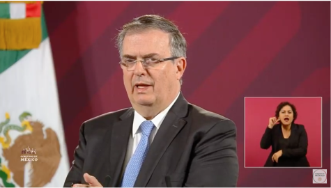 Rescatistas mexicanos hallan cuerpo entre escombros en Turquía; trabajan en 70 edificios