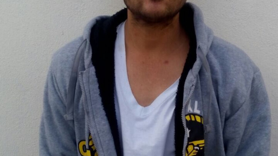 Detienen a dos extorsionadores