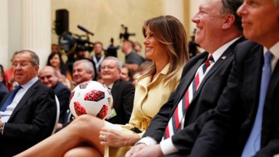 Así responde Melania al saludar a Putin