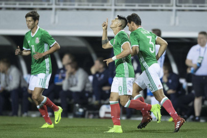 México vence 1-0 a selección de Islandia