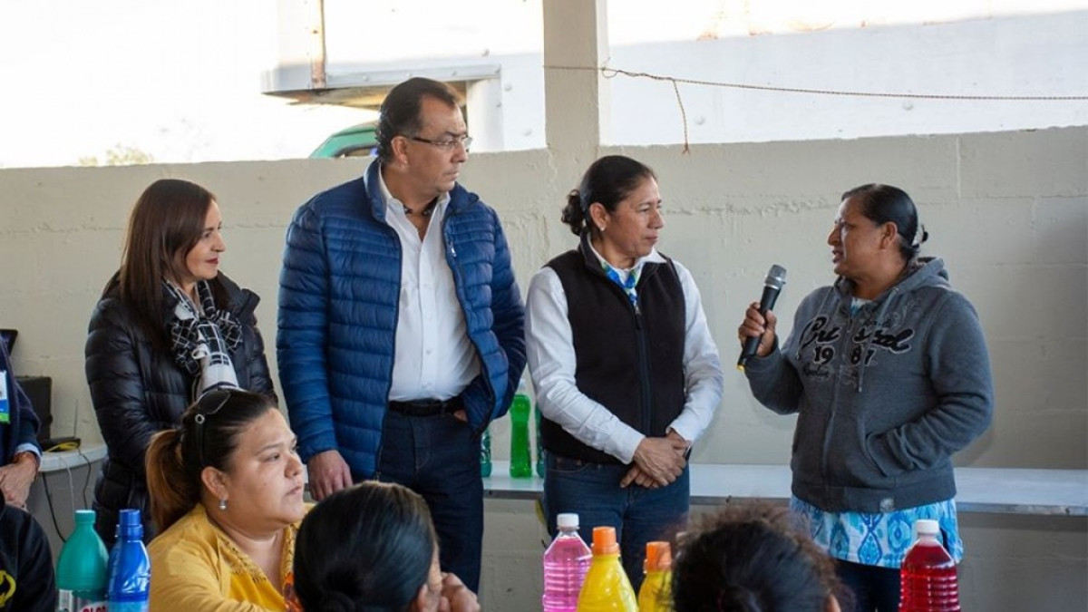 Gobierno municipal beneficia a vecinos con obra de electrificación