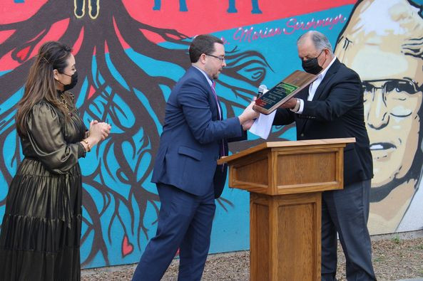 Recibe Richard Cortez distinción honorífica como Ángel de Esperanza