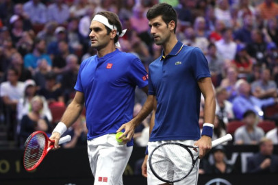 Djokovic y Federer consiguien llegar a los cuartos de final de Shanghai