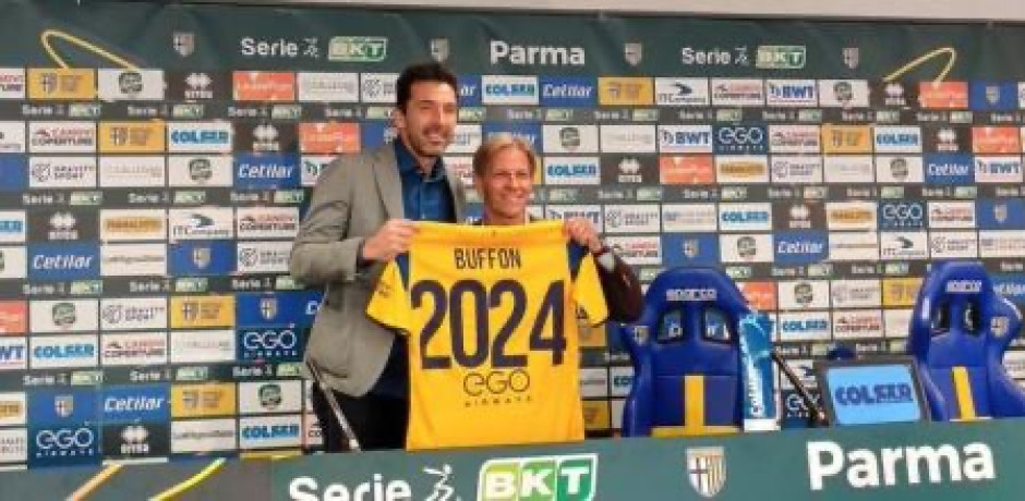 Firma Gianluigi Buffon con Parma hasta el 2024
