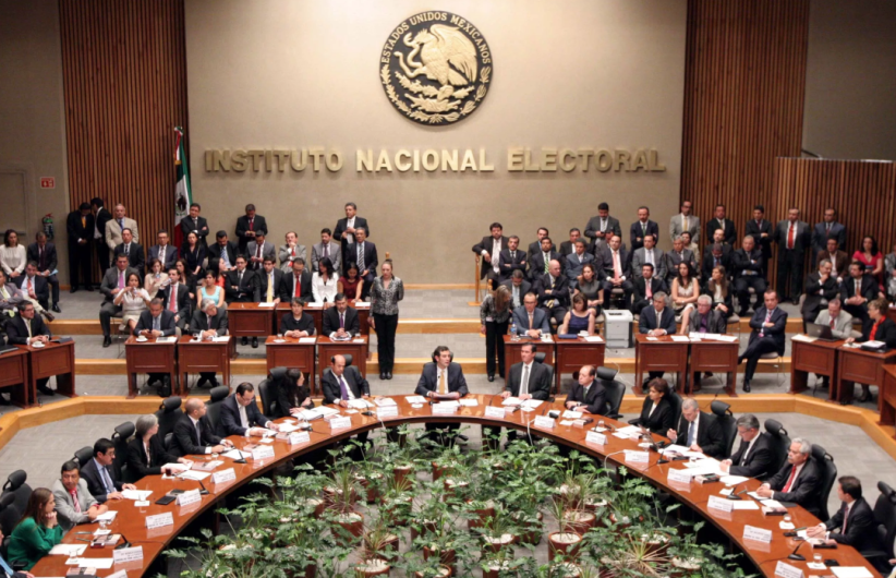 Candidatos omiten informar sobre trayectorias y gastos: INE