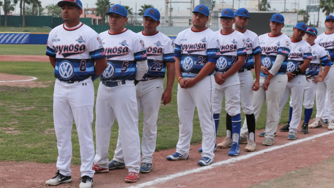 Llenan aficionados encuentro beisbolero en Reynosa 