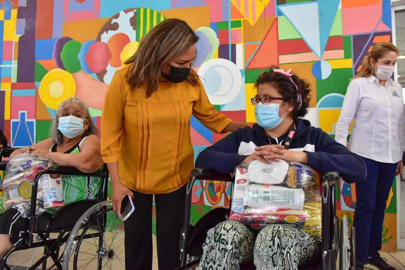 Entrega DIF Reynosa sillas de ruedas