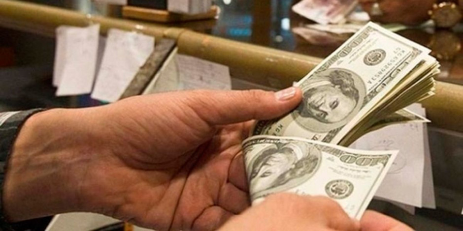 El dólar se vende en 18.00 pesos en casas de cambio 