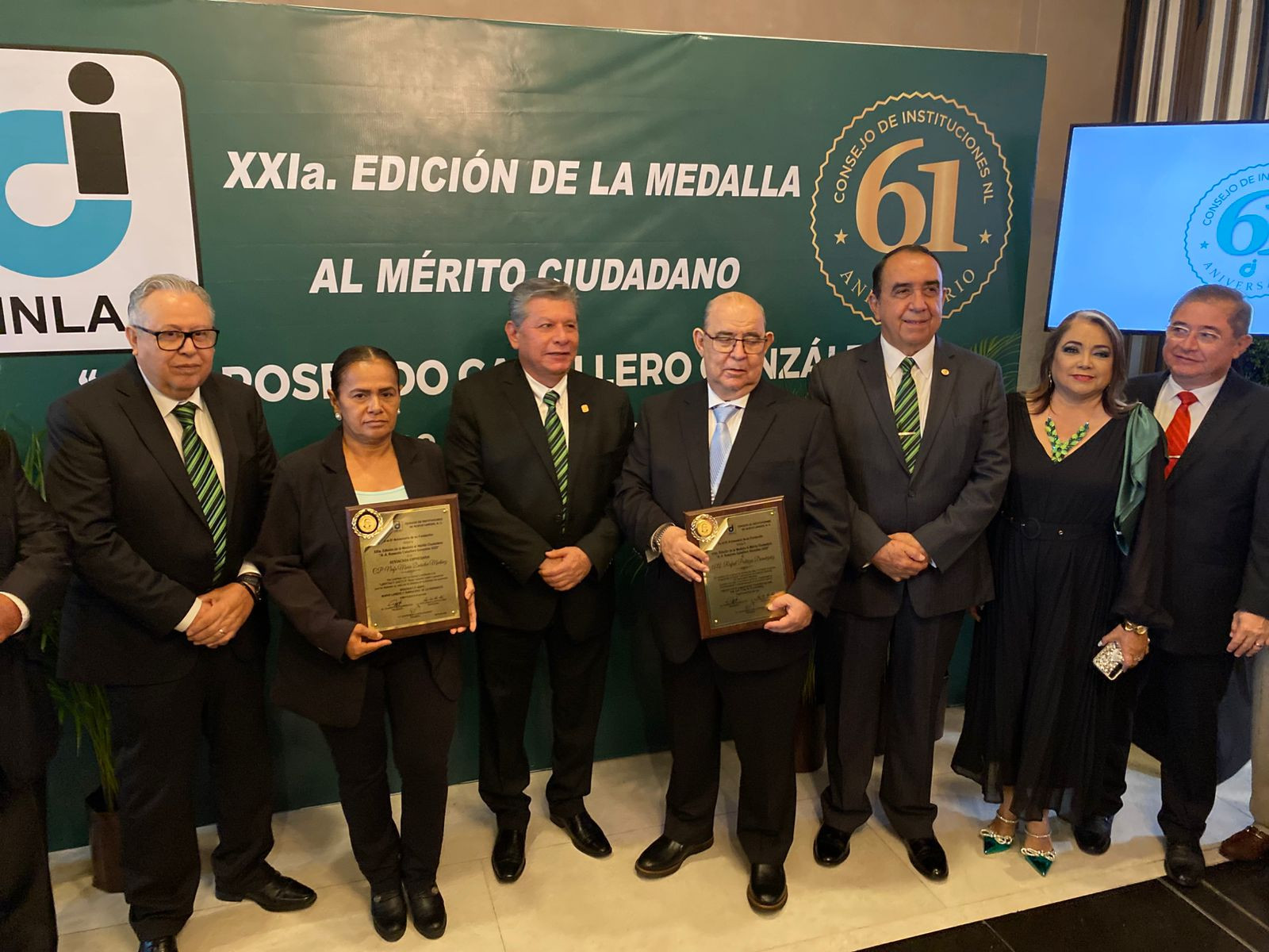 Entregan medalla, Rosendo Caballero