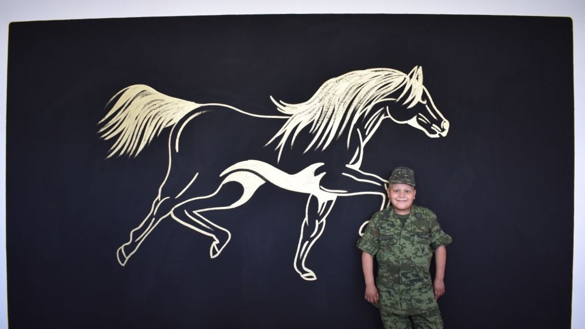 Juan Pablo Macarena es nombrado Soldado Honorario por un día