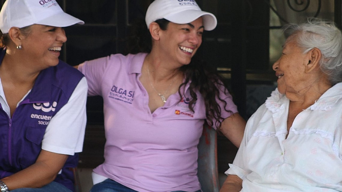 Olga de la mano con AMLO aprobará recursos para más pavimentación