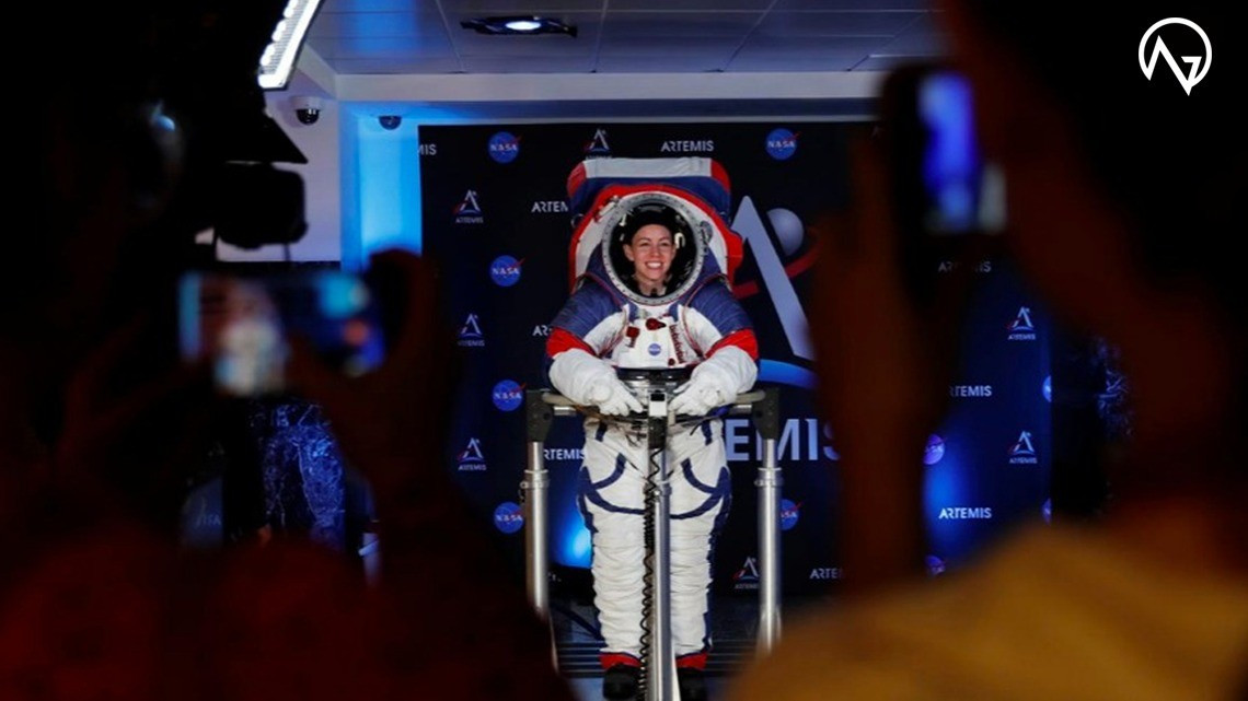 Presentan los nuevos trajes espaciales para volver a la Luna