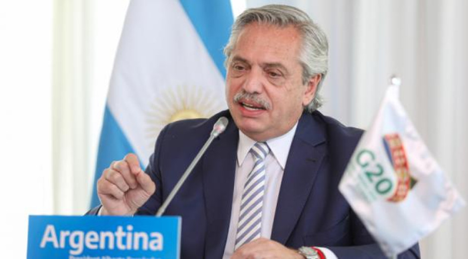 Presidente de Argentina dicta restricciones ante segunda ola de Covid-19