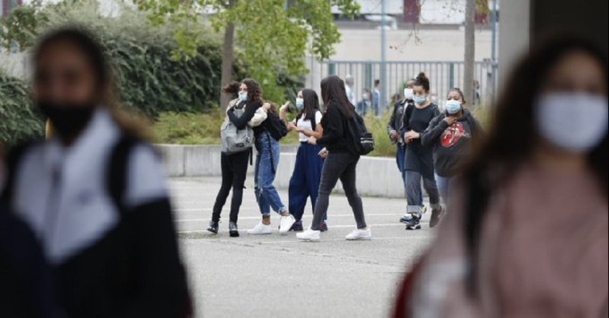 Niños en Francia regresan a clases