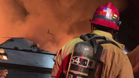 Asciende a 8 muertos tras incendio en barco de California