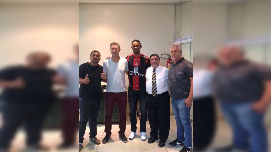 Polémica en Brasil por fichaje de futbolista condenado por asesinato