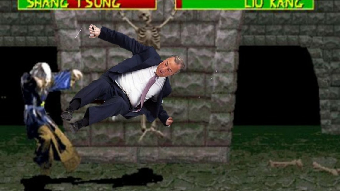 Meade cae por poco y en redes lo viralizan