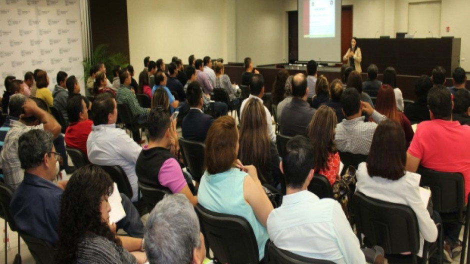 Capacitan a servidores públicos de la PGJT