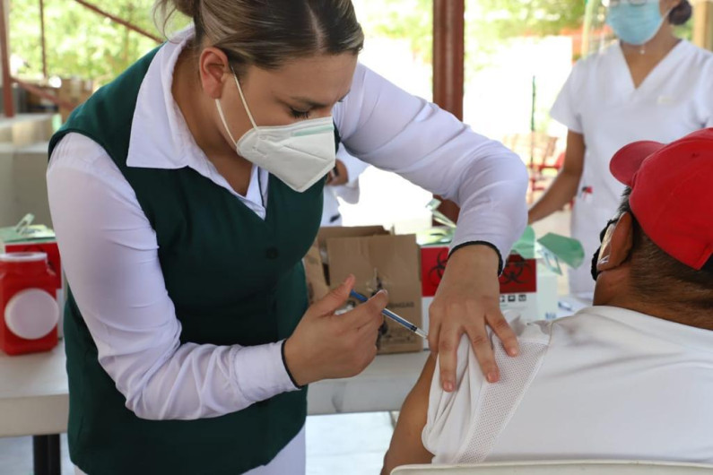 Invita Municipio a Maestros de Reynosa a vacunarse contra COVID-19 