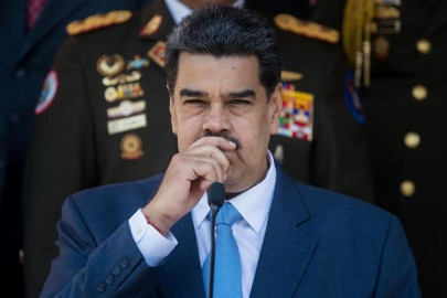Facebook bloquea cuenta de Nicolás Maduro por un mes