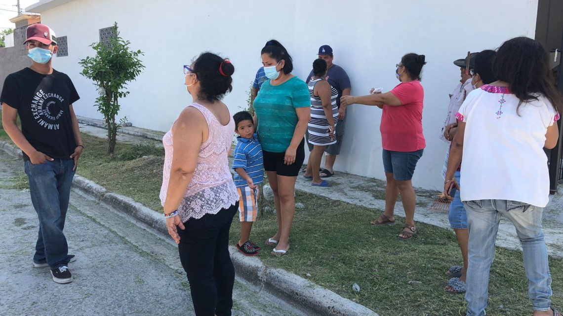 Vecinos de las Fuentes Sección Lomas exigen reparación de fugas y socavones