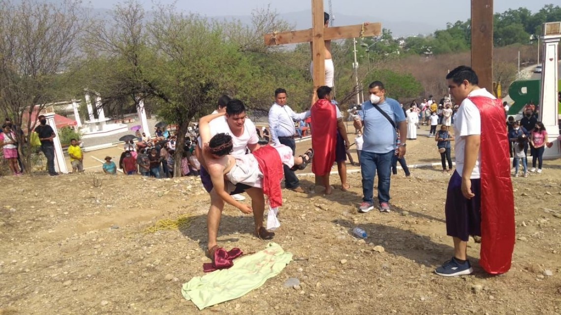 Realizan varios Viacrucis tras dos años de pandemia 