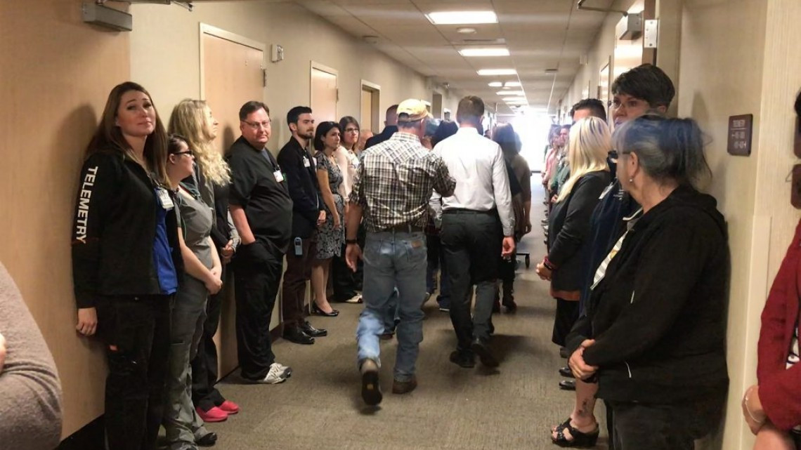 Así es como despiden a paciente donador de órganos