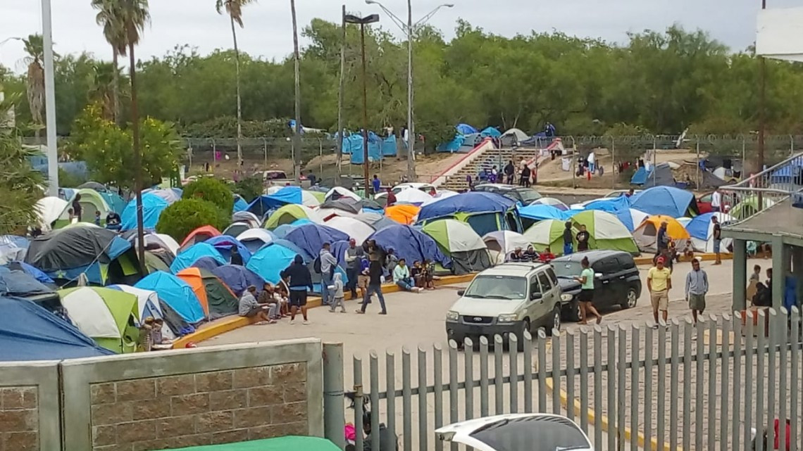 Sólo se ha convencido a un 25% de migrantes a moverse del Puente Nuevo